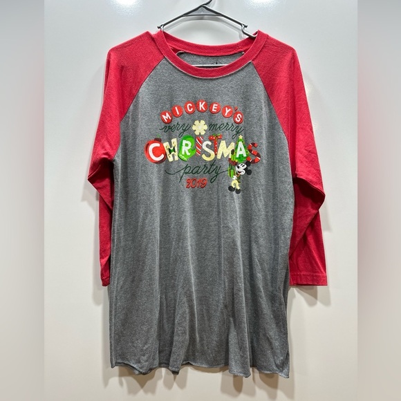2019 Disney Parks Mickey's Very Merry Christmas‎ Party Shirt Adult L Raglan - Picture 1 of 9